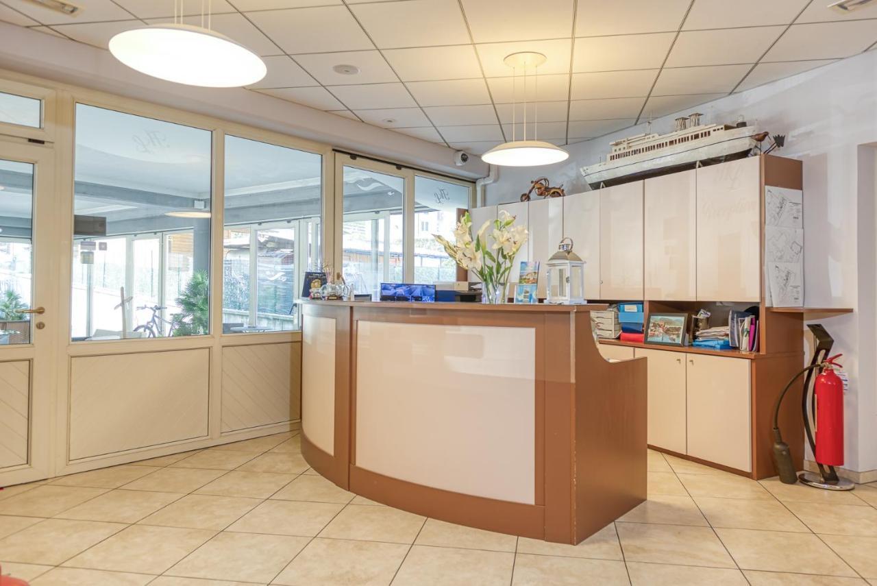 Cremia Hotel Lumin מראה חיצוני תמונה